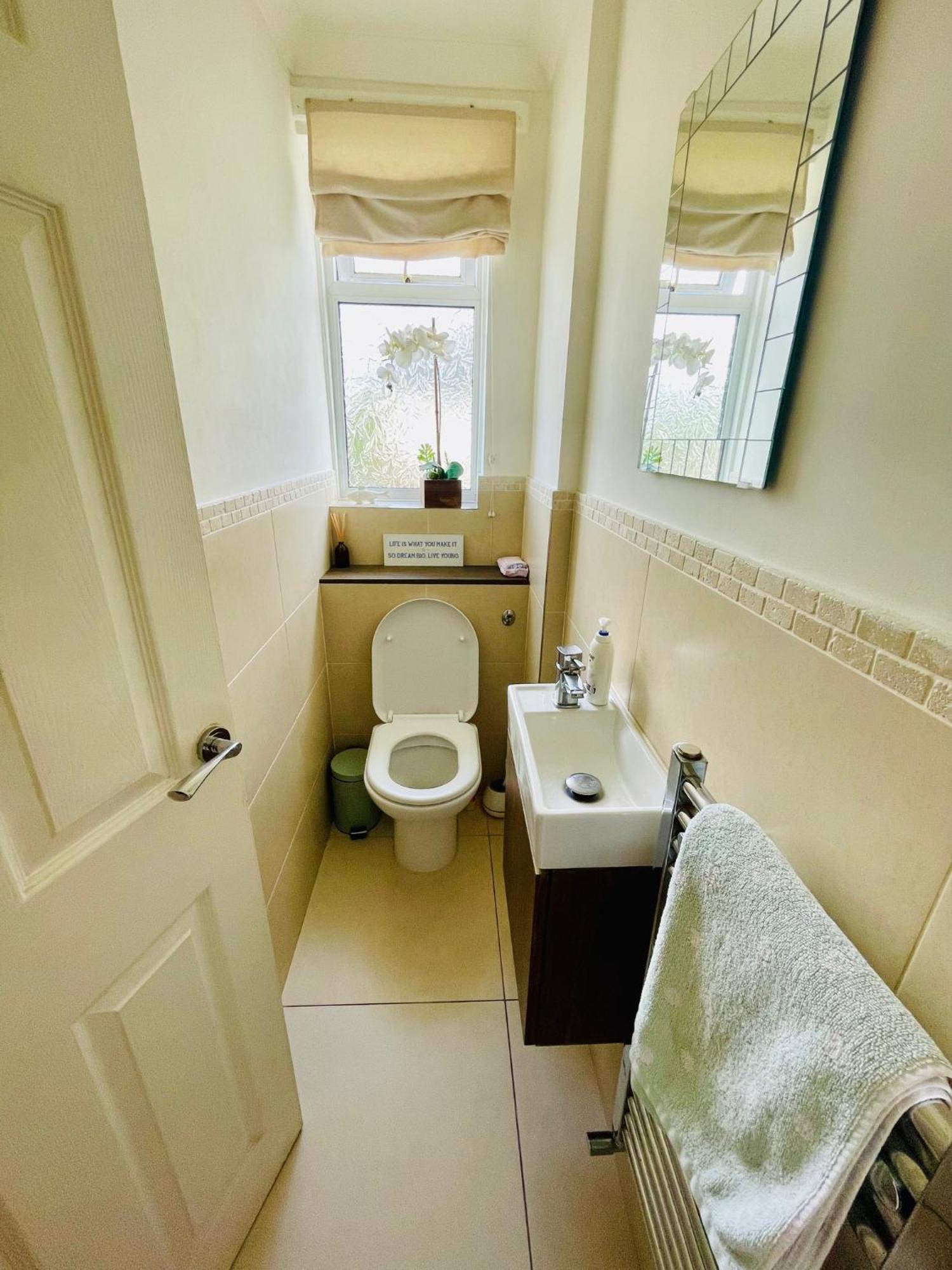 Modern And Chic With Beautiful Landscape Views Alloggio in famiglia *
